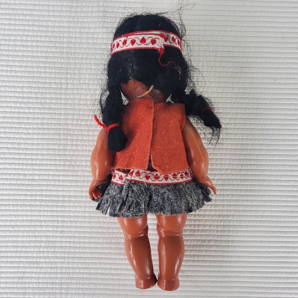 Native American Baby Doll Hard Plastic Moveable Posable Limbs Clothed Vintage - Picture 5 of 9